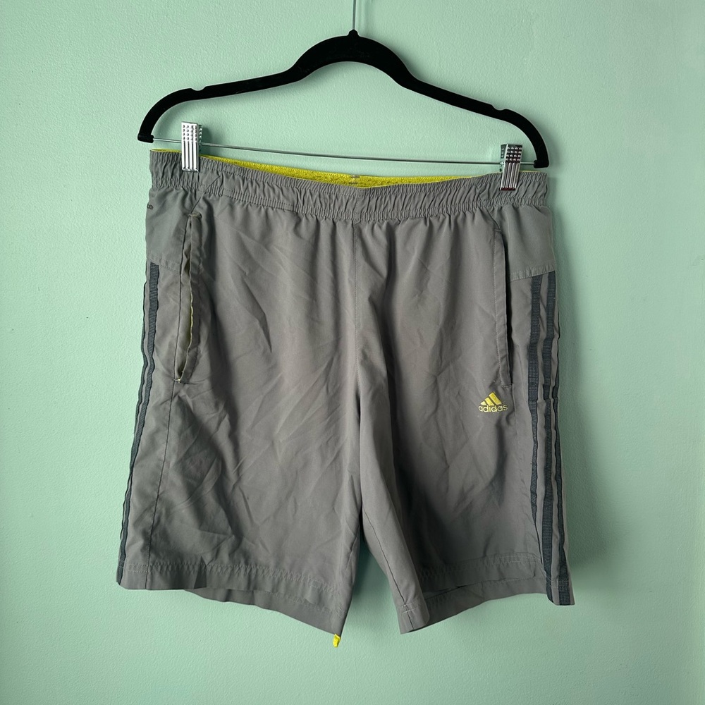 Adidas Men’s grey and yellow athletic shorts size medium